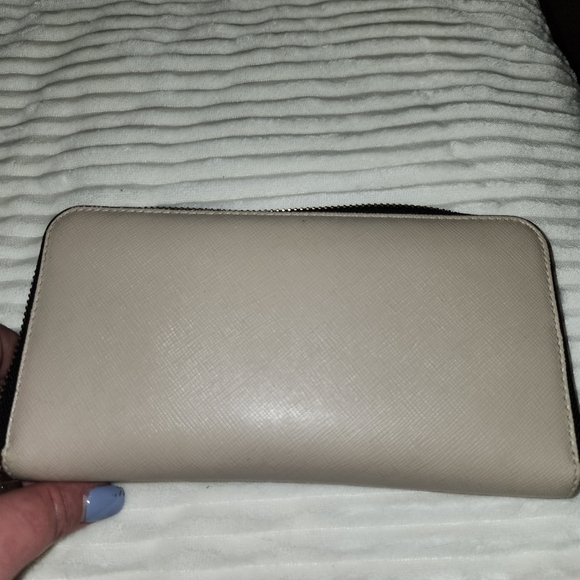 EUC Kate Spade bicolor continental zip wallet - Picture 3 of 11